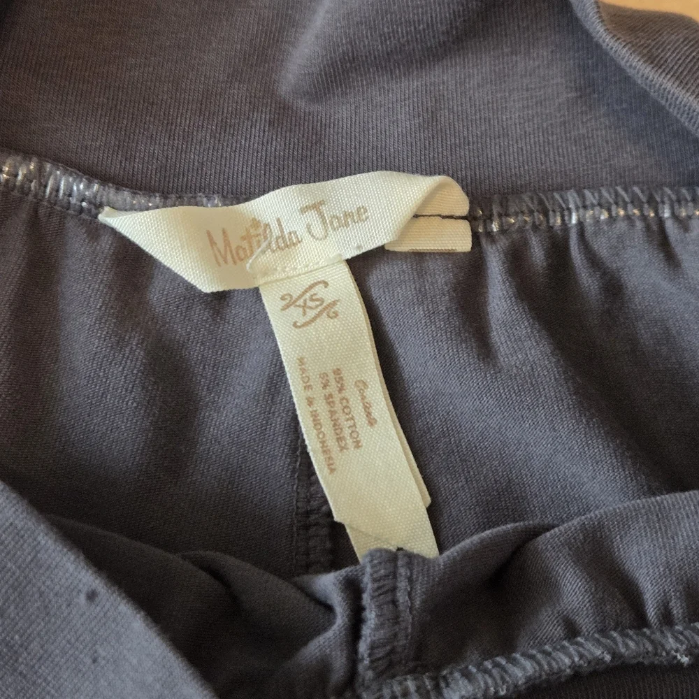 Matilda Jane Womens Gray Big Ruffle Pants Capris XS - Picture 7 of 12